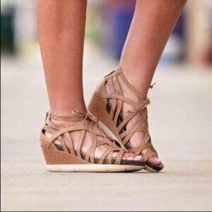 OTBT Wedge Sandal 7.5 Nomadic Gladiator Tan Brown Zip Shoe Strap Lace Up Tie